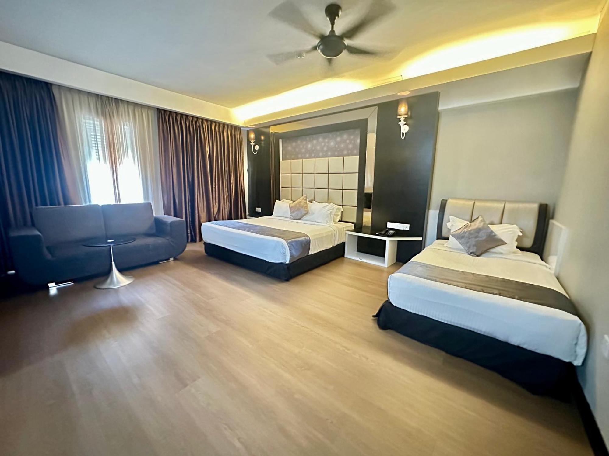 The Sterling Boutique Hotel Melaka Esterno foto